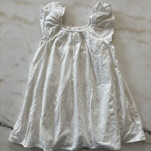Baby Gap white babydoll dress with puffy sleeves with silver line detailsSize 4